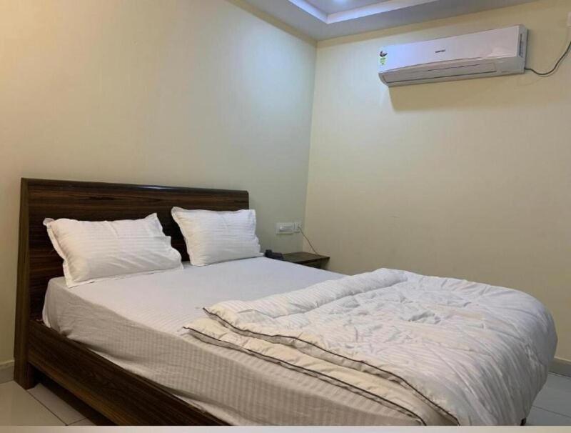 Oyo Flagship 80855 Hotel R Grand Vijayawāda Екстериор снимка
