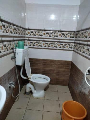 Oyo Flagship 80855 Hotel R Grand Vijayawāda Екстериор снимка