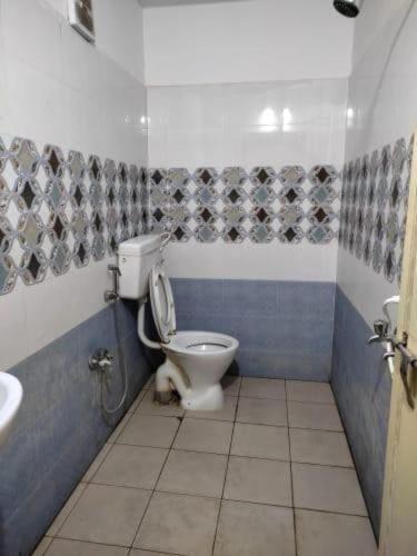 Oyo Flagship 80855 Hotel R Grand Vijayawāda Екстериор снимка