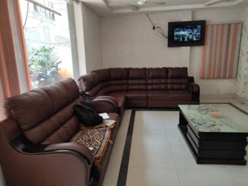 Oyo Flagship 80855 Hotel R Grand Vijayawāda Екстериор снимка